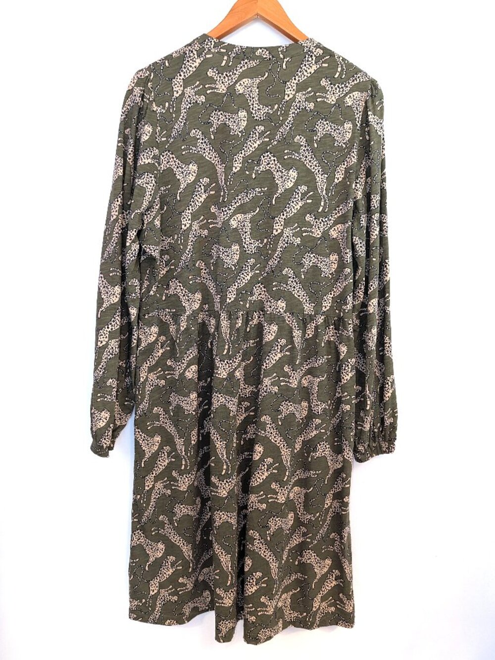 Boden | Woodland Leopard Print Naomi Relaxed Jersey Dress Green | Size 16-18* - Picture 11 of 16